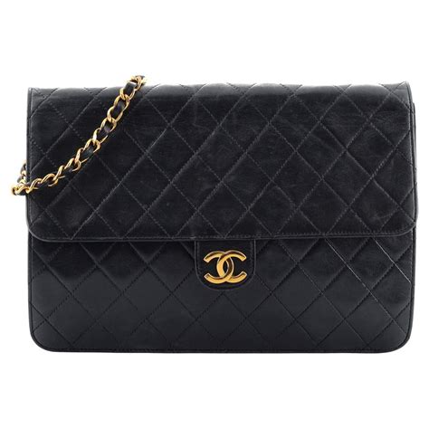 pochette chanel prix|chanel vintage clutch with chain.